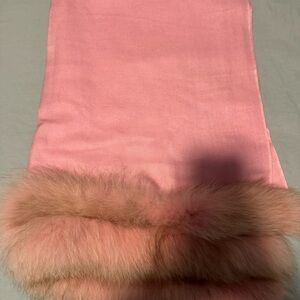 Pashmina Soft Pink Wrap with Plush Fur Accent